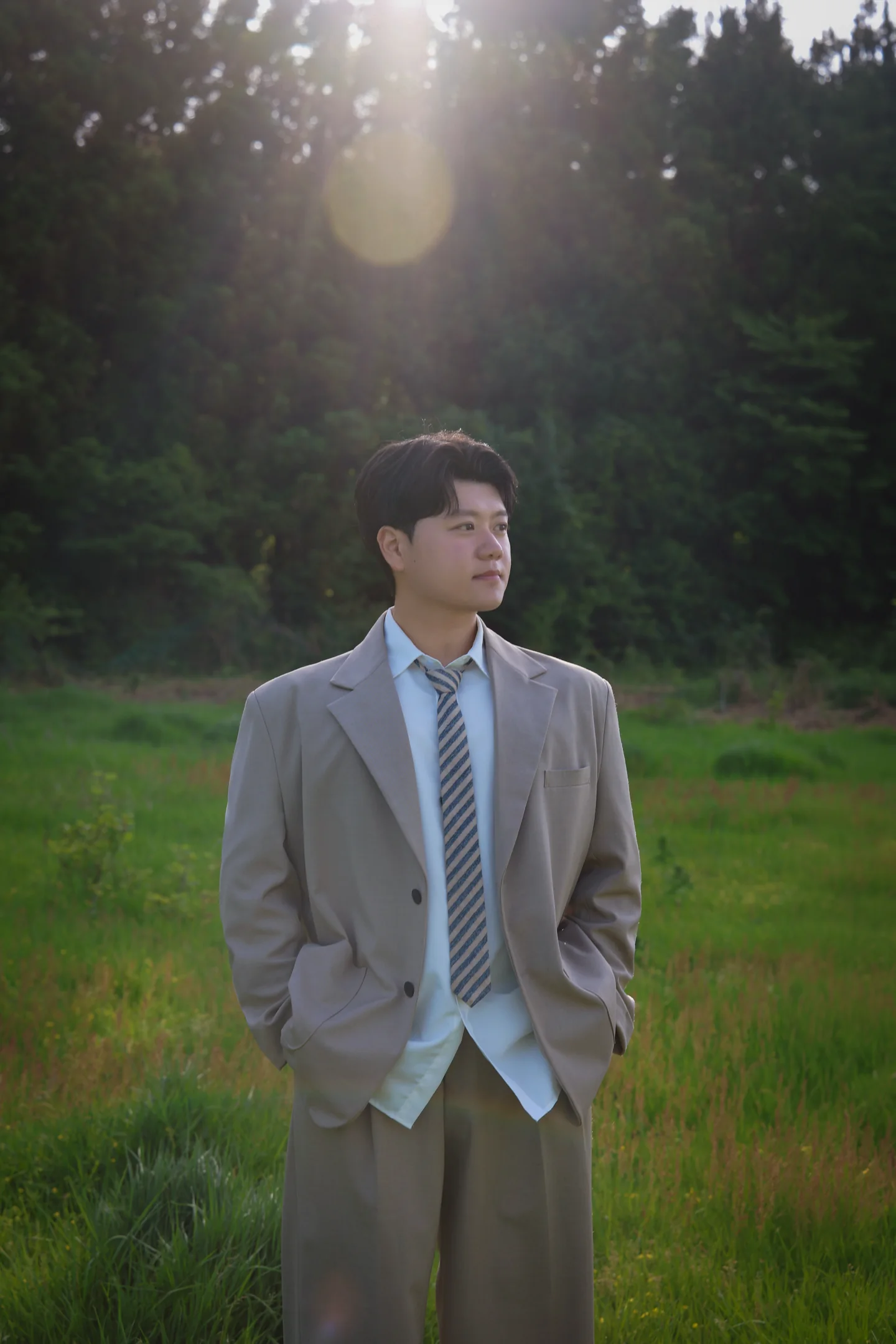 들판에 선 신랑